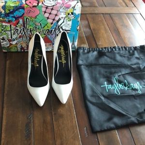 Taylor says white frenchie pumps 6.5
